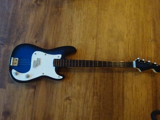 Miniatuur Basgitaar Blueburst + Stand